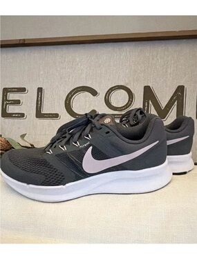 Nike Women's Dark Gray and Light Pink Athletic Running Shoes